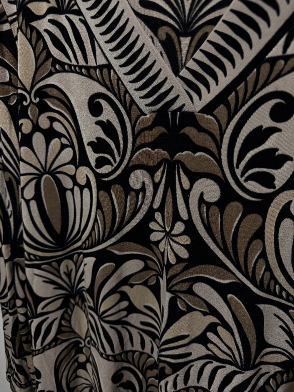 Chico's Size 3 XL Black Beige Paisley Scroll V-Neck Long Sleeve Tunic Top - Picture 6 of 16